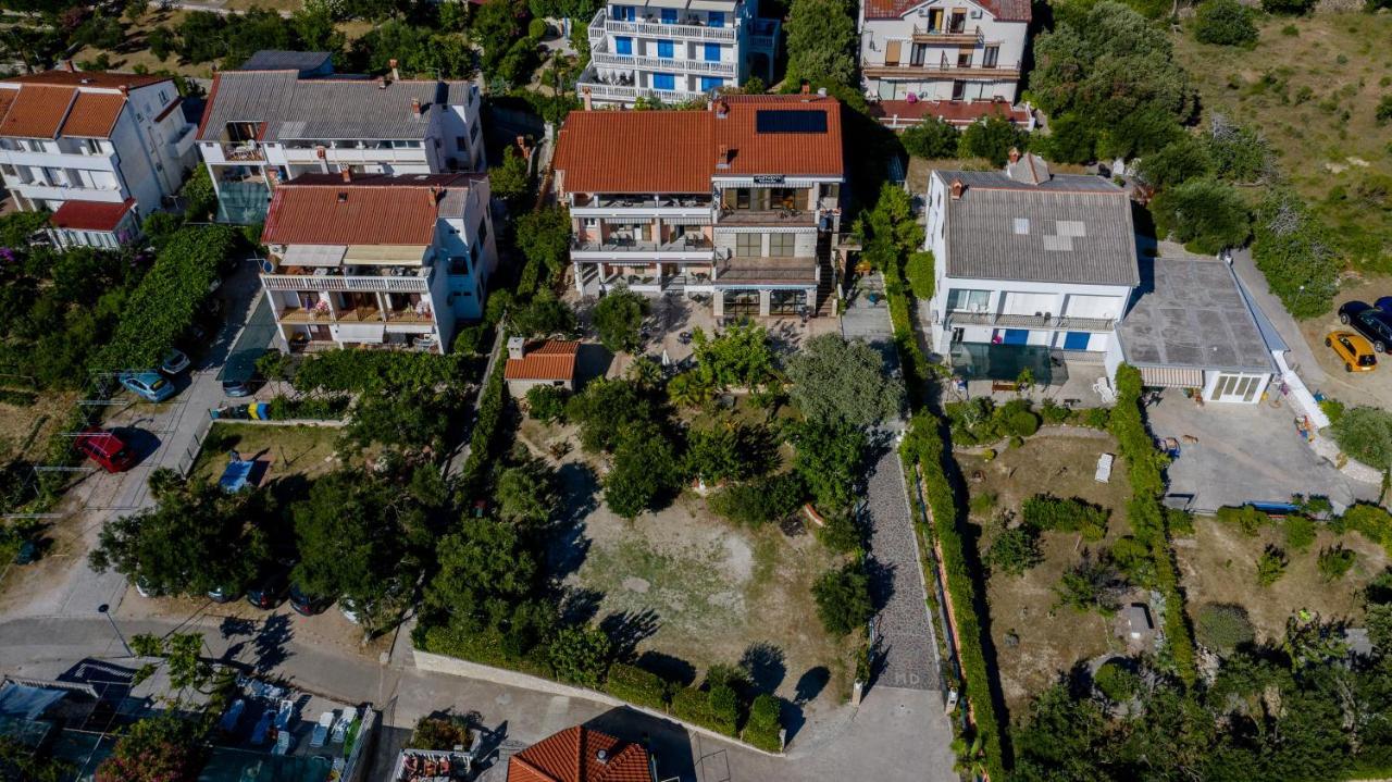 Apartments Vesela Banjol Exterior foto
