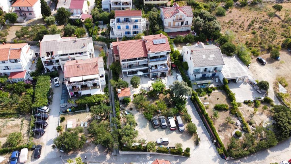 Apartments Vesela Banjol Exterior foto